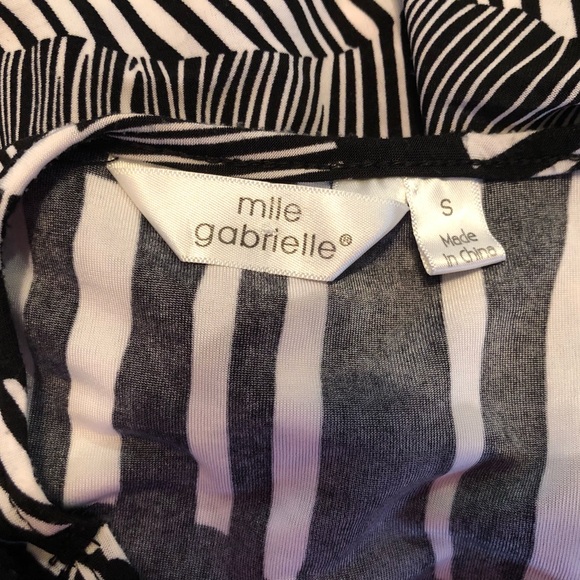 Mile Gabrielle Dress   Make an Offer! - Picture 4 of 6